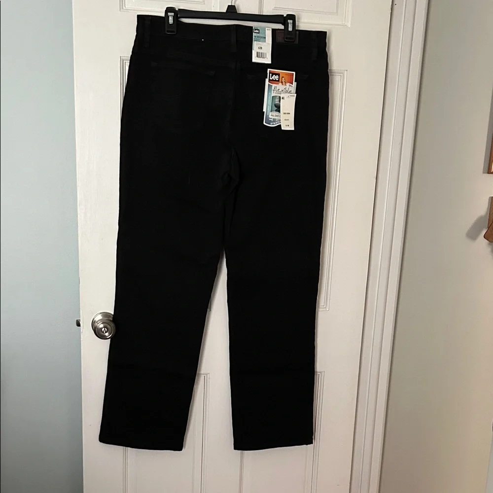 Lee Women's Black Straight Leg Jeans - Picture 4 of 4